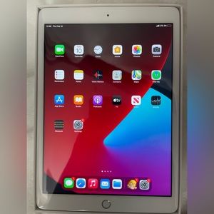 IPad (8th Generation) Wi-Fi + Cellular